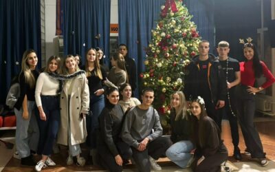 Božićno uređenje škole